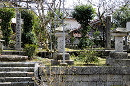 本荘宗秀・宗武の墓(宮津市万町)