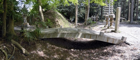 石原城の空堀・土塁