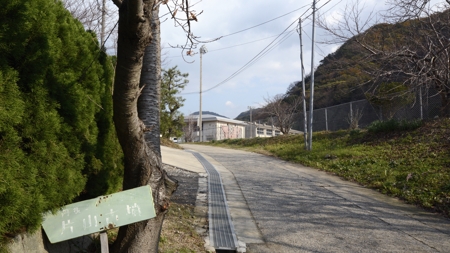 片山古墳の入口